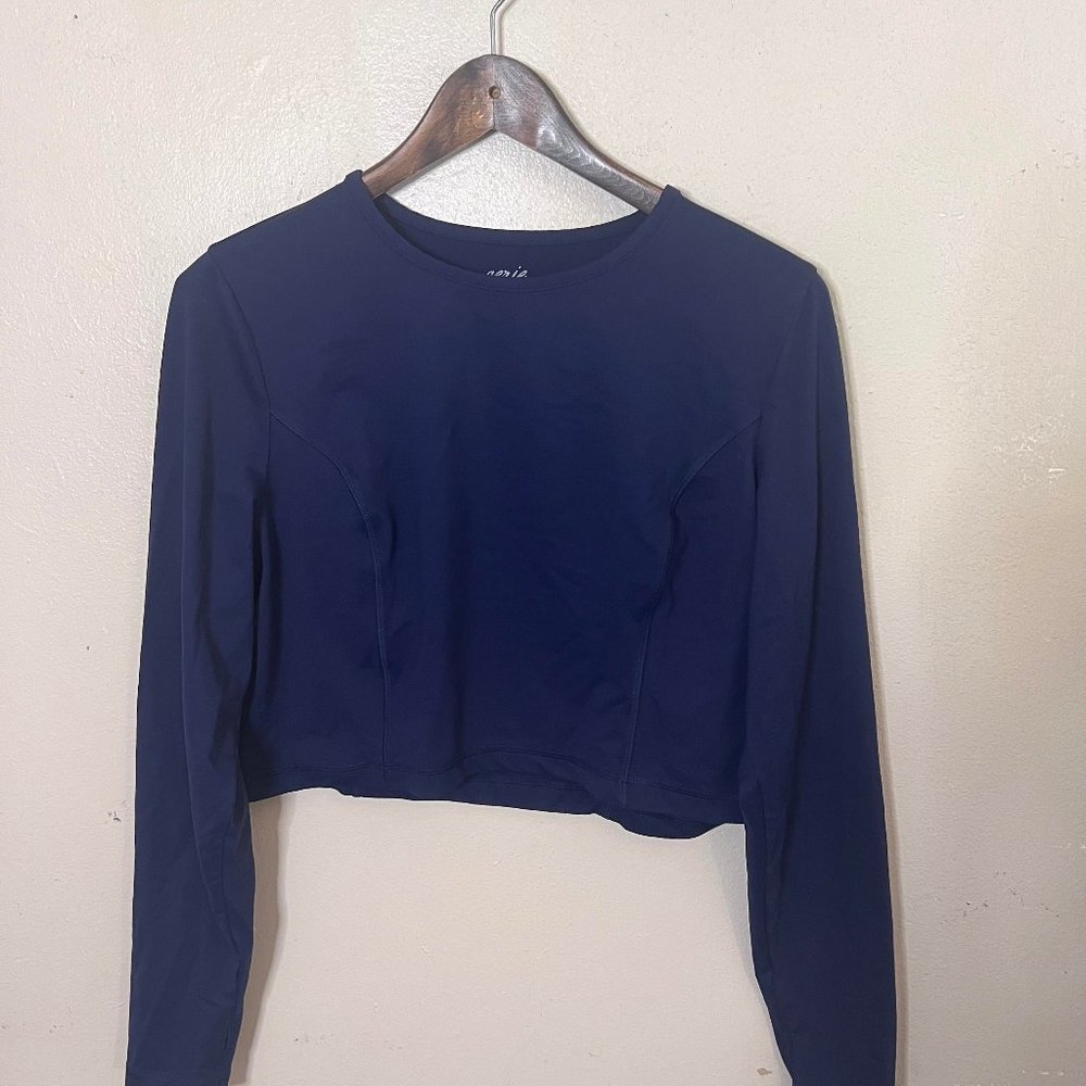 Long sleeve workout crop top